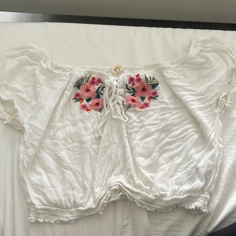 Cute off the shoulder hollister floral top